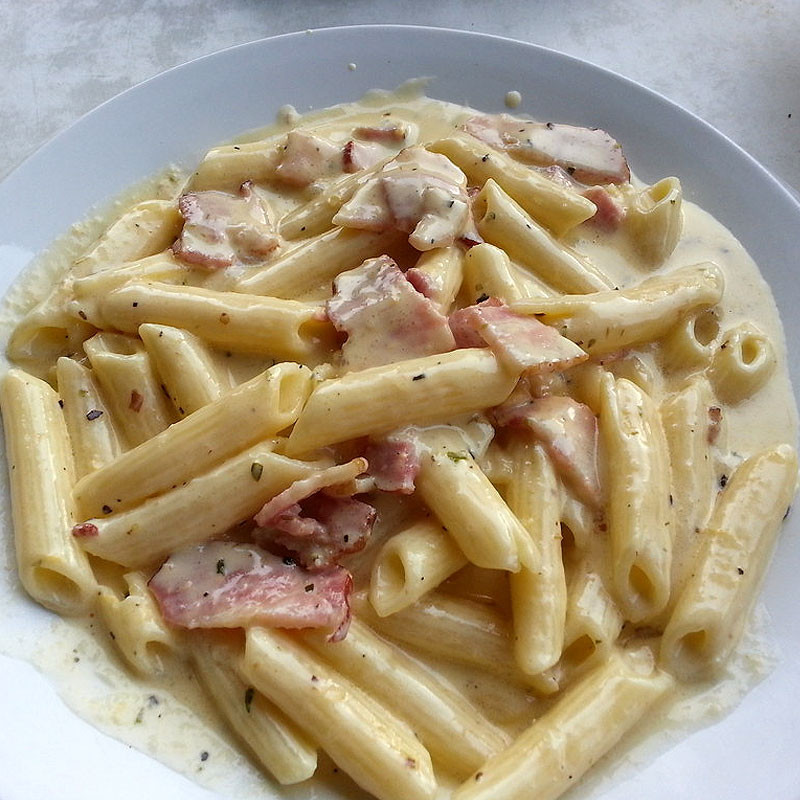 PENNE ALLA CARBONARA PASTA TRAY