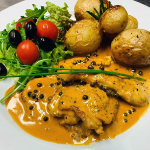 Green pepper pork fillet with potatoes collection and delivery